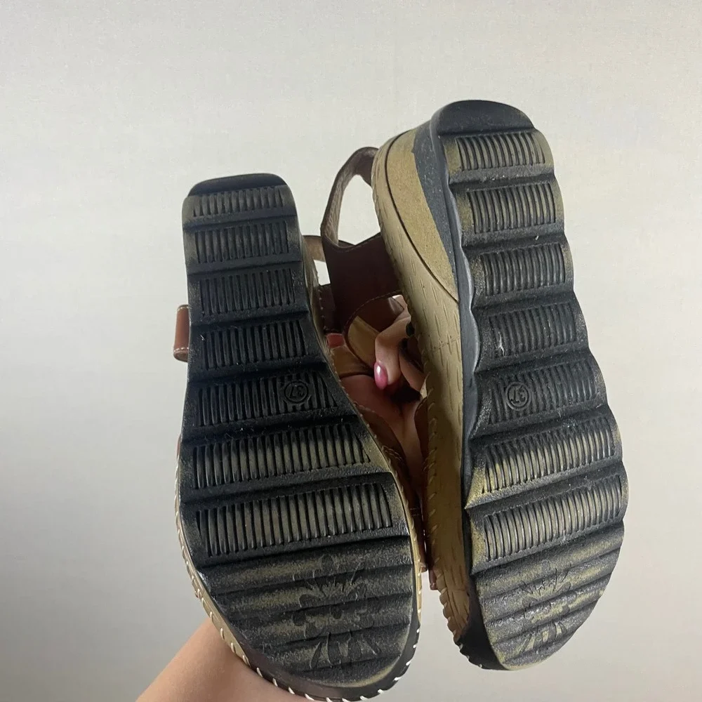 Heart's Comfort Brown‎ Wedge Sandals Laser Cut Floral Whipstitch Womens 7